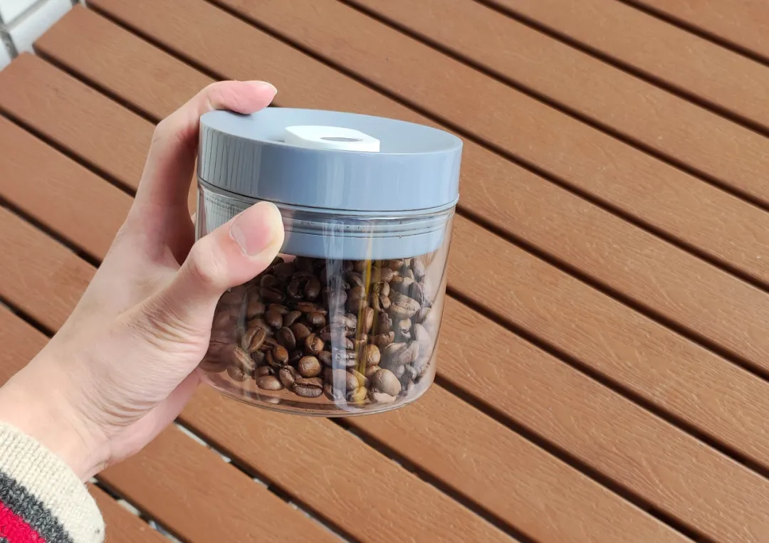 延长咖啡豆保鲜期的实用方法:从回南天防潮到冰箱存放的正确思路 延长咖啡豆保鲜期的实用方法:从回南天防潮到冰箱存放的正确思路