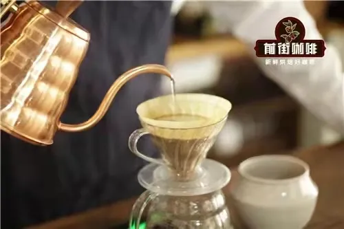 手冲咖啡三刀流分段注水技巧:前中后段水量分配与风味调整方法 手冲咖啡三刀流分段注水技巧:前中后段水量分配与风味调整方法