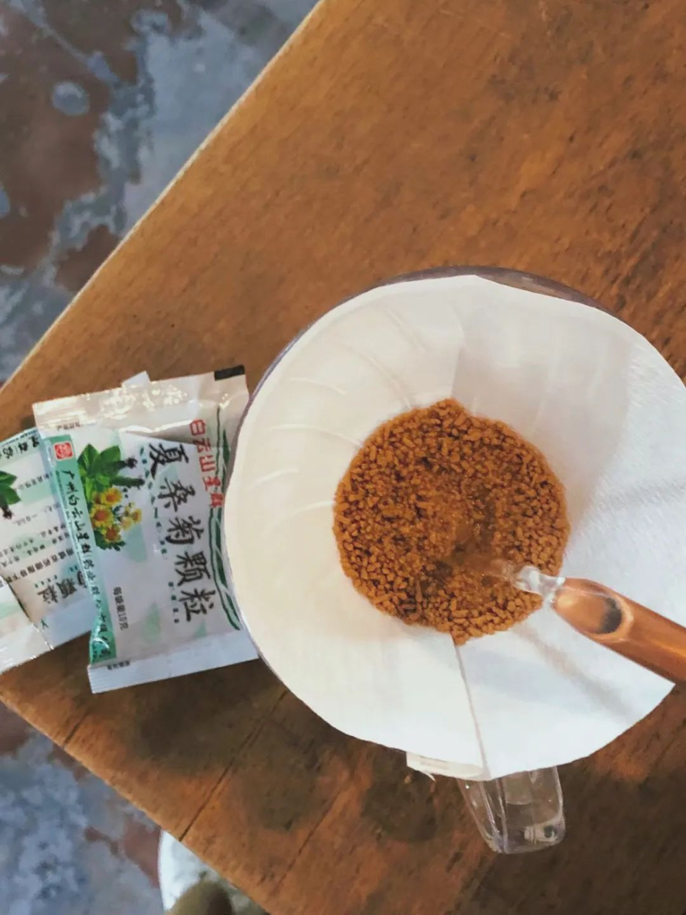 广东咖啡师的三月创意:当手冲技法遇上凉茶颗粒,这些特调你敢试吗 广东咖啡师的三月创意:当手冲技法遇上凉茶颗粒,这些特调你敢试吗