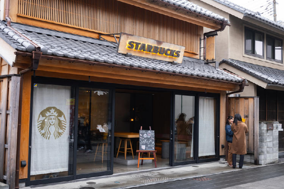 星巴克日本门店将启用玻璃杯服务堂食冷饮,环保步伐再进一步 星巴克日本门店将启用玻璃杯服务堂食冷饮,环保步伐再进一步
