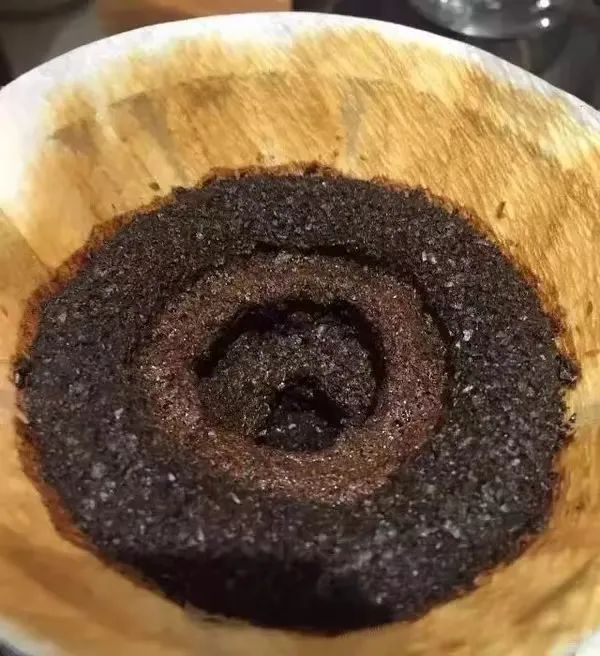 陨石冲手法解析:深烘浓苦咖啡豆的手冲技巧与参数详解 陨石冲手法解析:深烘浓苦咖啡豆的手冲技巧与参数详解