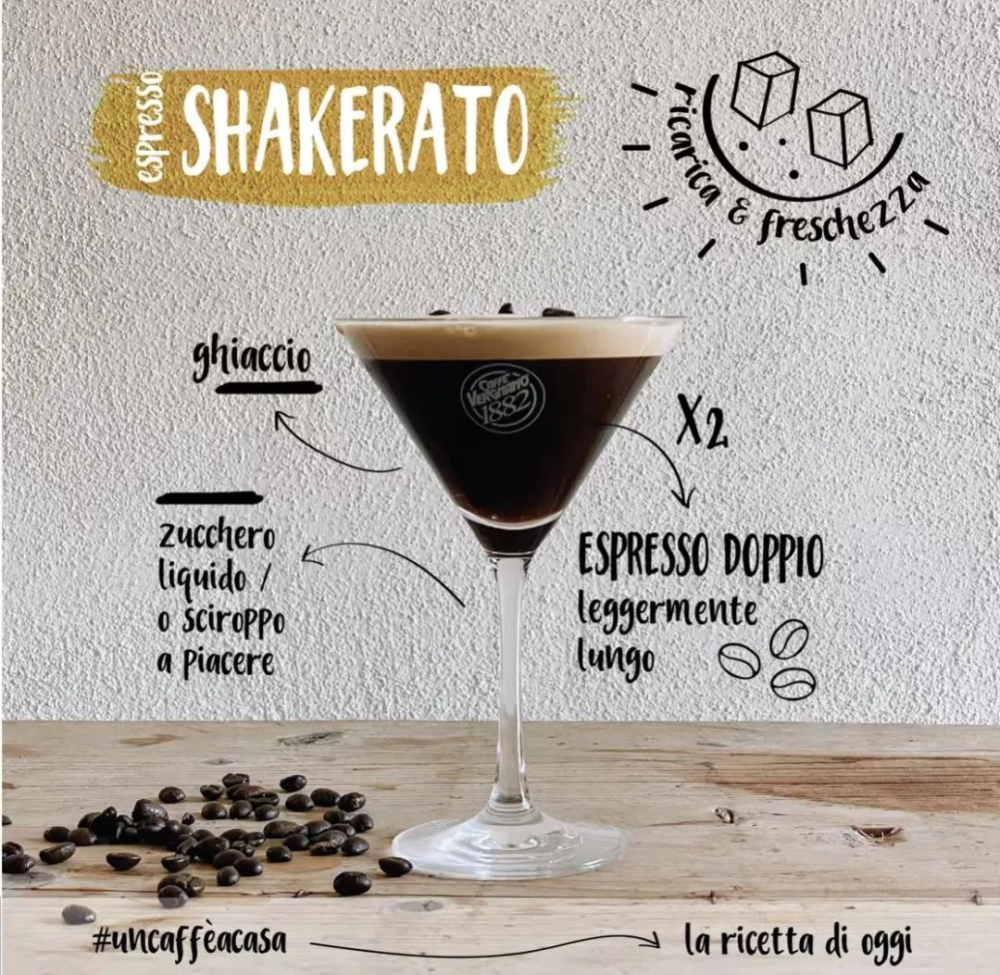 星巴克冰震浓缩Caffe'Shakerato上架,摇出泡沫全凭咖啡师手劲与自信 星巴克冰震浓缩Caffe'Shakerato上架,摇出泡沫全凭咖啡师手劲与自信
