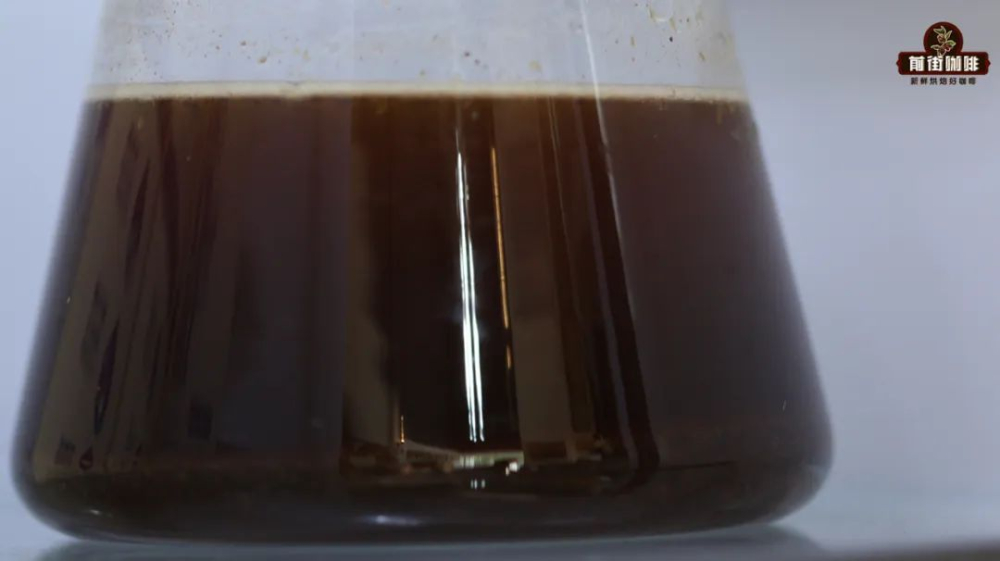 冷萃咖啡制作指南:粉水比例、研磨粗细与浸泡时长如何影响风味 冷萃咖啡制作指南:粉水比例、研磨粗细与浸泡时长如何影响风味