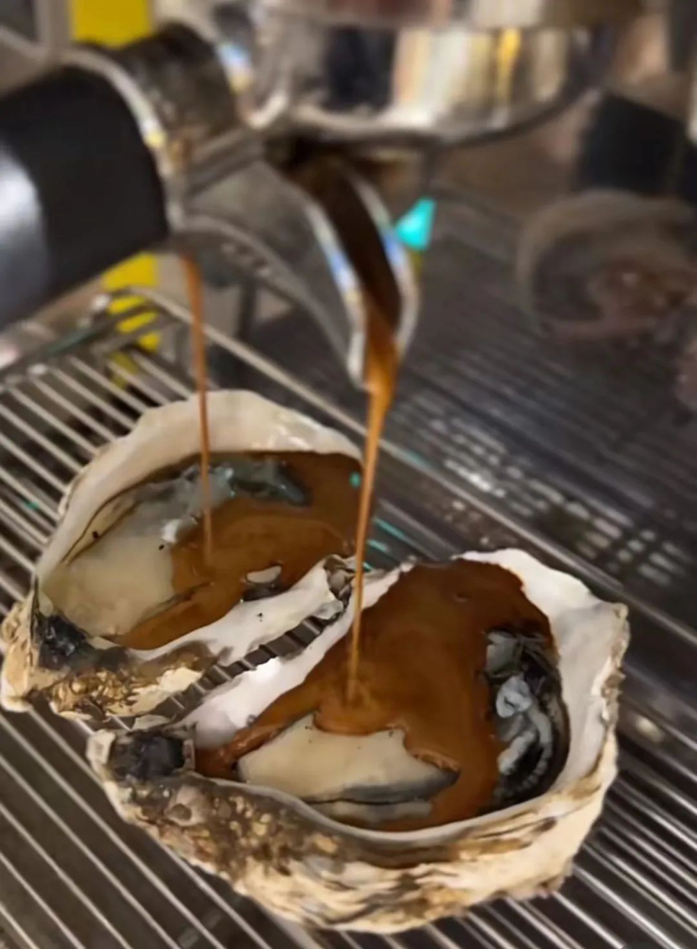 当冰美式遇上生蚝:从\蚝苦\特调看创意咖啡的边界与争议 当冰美式遇上生蚝:从\蚝苦\特调看创意咖啡的边界与争议