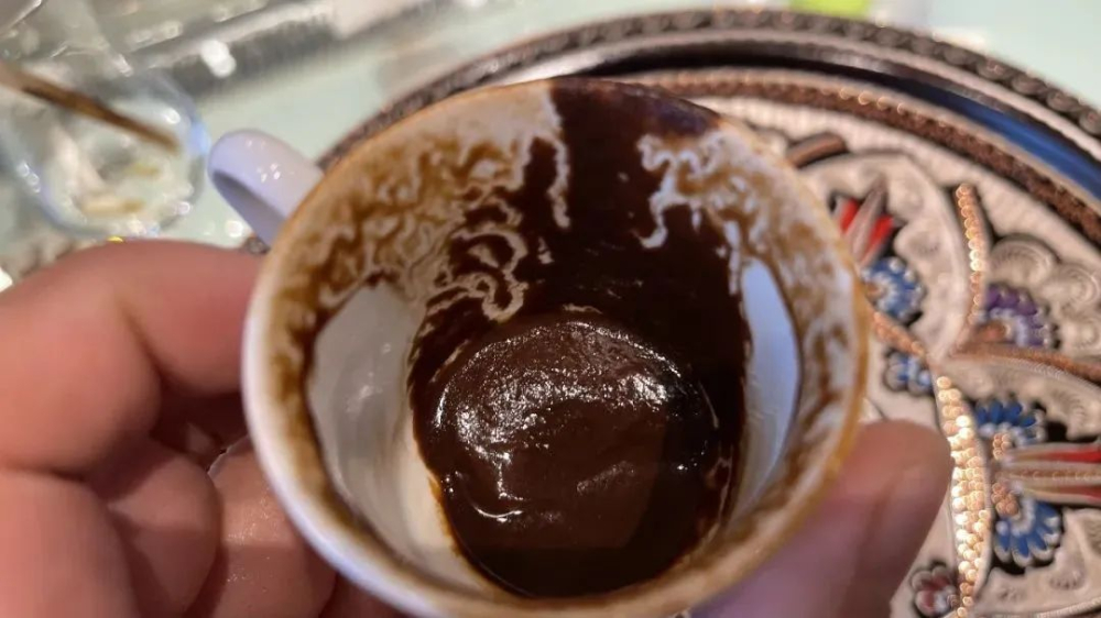 土耳其咖啡为何不滤渣?深度解析其萃取机理与独特口感成因 土耳其咖啡为何不滤渣?深度解析其萃取机理与独特口感成因