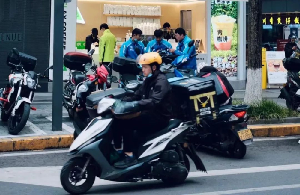 咖啡馆外卖运营实战指南:从定价策略到私域沉淀的完整思路 咖啡馆外卖运营实战指南:从定价策略到私域沉淀的完整思路