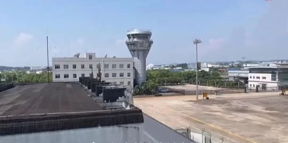 废弃塔台变身咖啡馆:黄山屯溪机场旧塔台观光咖啡店正式迎客 废弃塔台变身咖啡馆:黄山屯溪机场旧塔台观光咖啡店正式迎客
