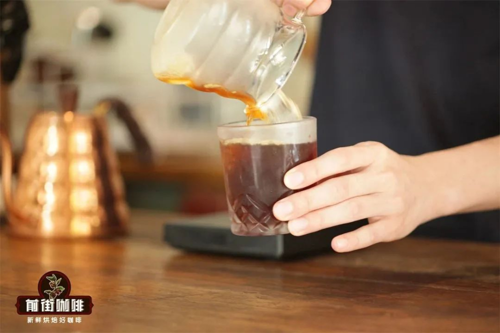 冰手冲咖啡参数详解:粉水冰配比、研磨调校与注水节奏的完整操作指南 冰手冲咖啡参数详解:粉水冰配比、研磨调校与注水节奏的完整操作指南