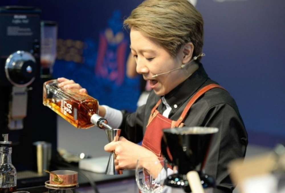 白酒入咖成新潮流:从茅台到五粮液,新中式咖啡如何俘获年轻味蕾 白酒入咖成新潮流:从茅台到五粮液,新中式咖啡如何俘获年轻味蕾