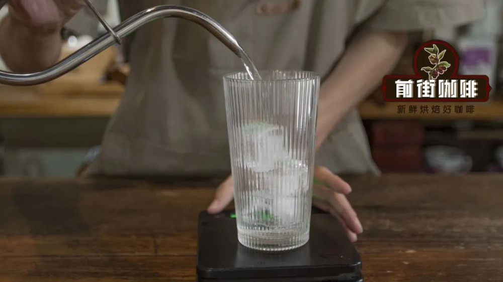 手把手教你做冰美式:从称粉到萃取的完整流程与参数详解 手把手教你做冰美式:从称粉到萃取的完整流程与参数详解
