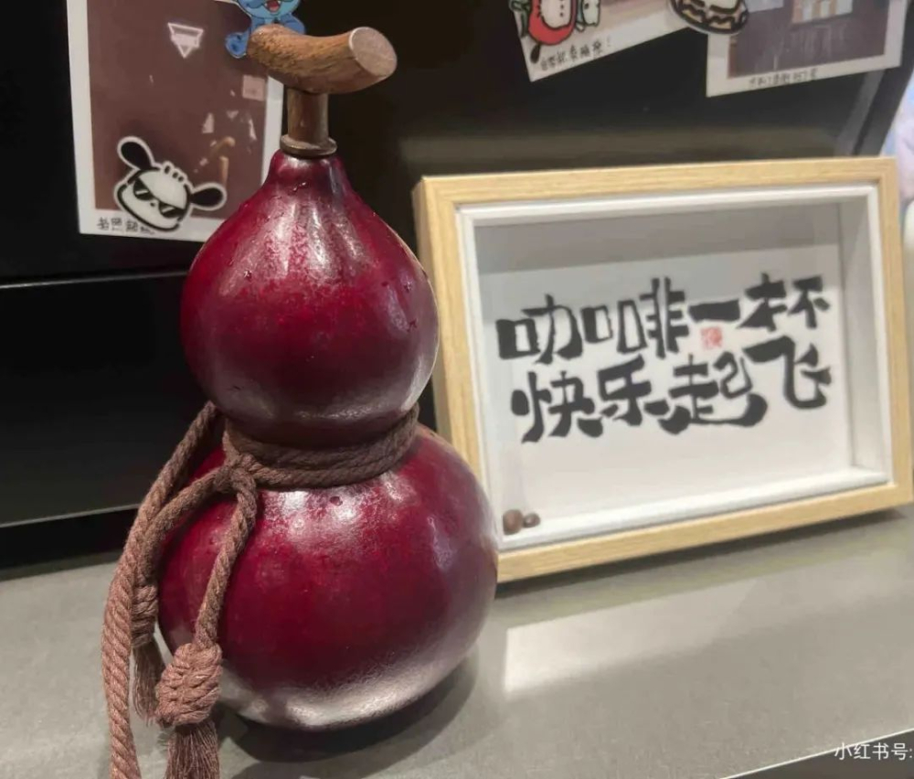 Manner门店破千在即,自带杯创意大赏:从老茶缸到瓦罐汤,咖啡师直呼专业 Manner门店破千在即,自带杯创意大赏:从老茶缸到瓦罐汤,咖啡师直呼专业