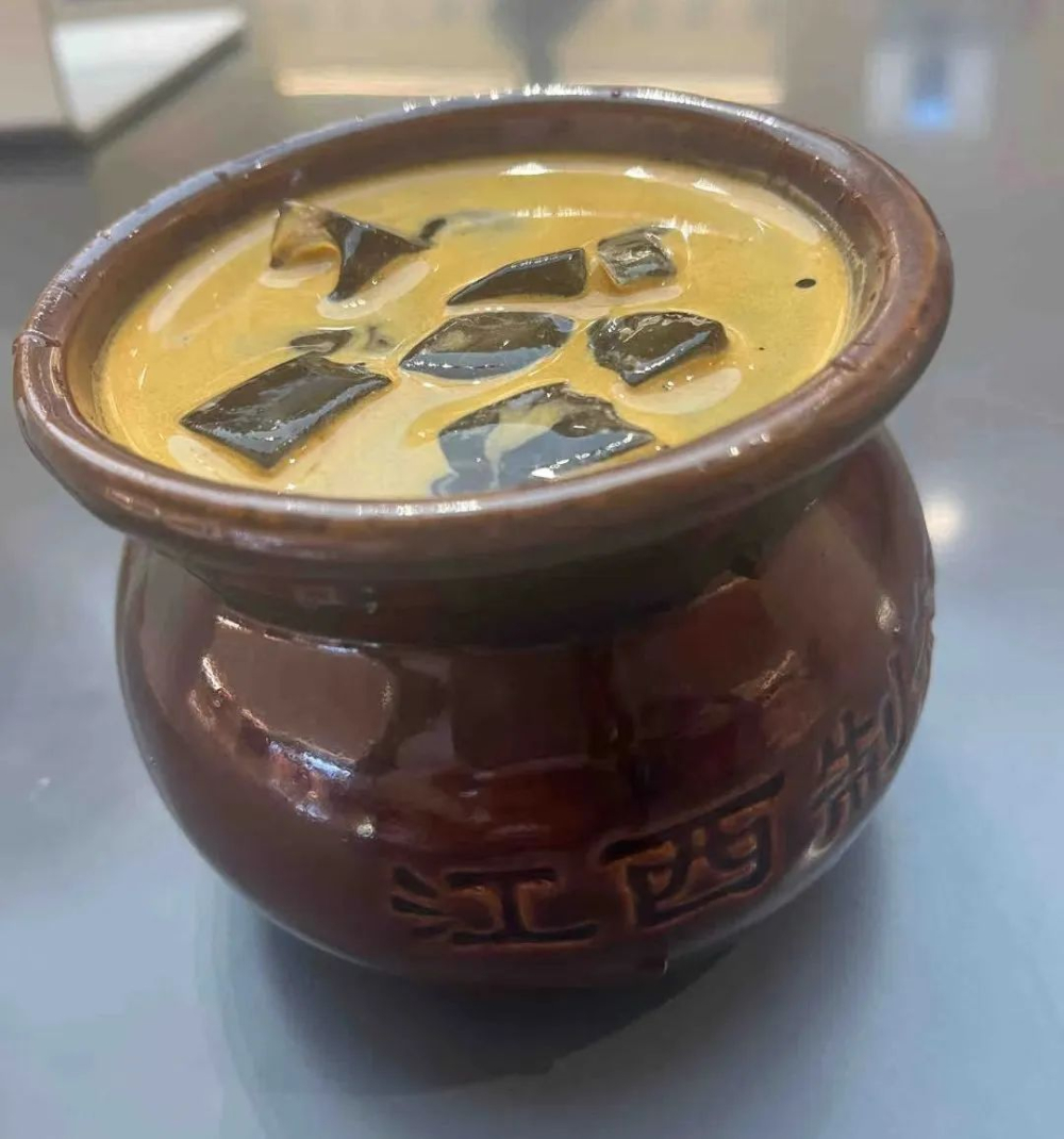Manner门店破千在即,自带杯创意大赏:从老茶缸到瓦罐汤,咖啡师直呼专业 Manner门店破千在即,自带杯创意大赏:从老茶缸到瓦罐汤,咖啡师直呼专业