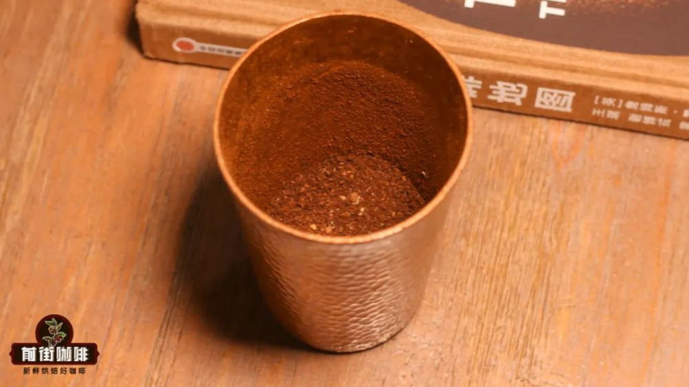 咖啡研磨为何频频飞粉粘粉？静电与油脂是两大诱因，附实用应对方案