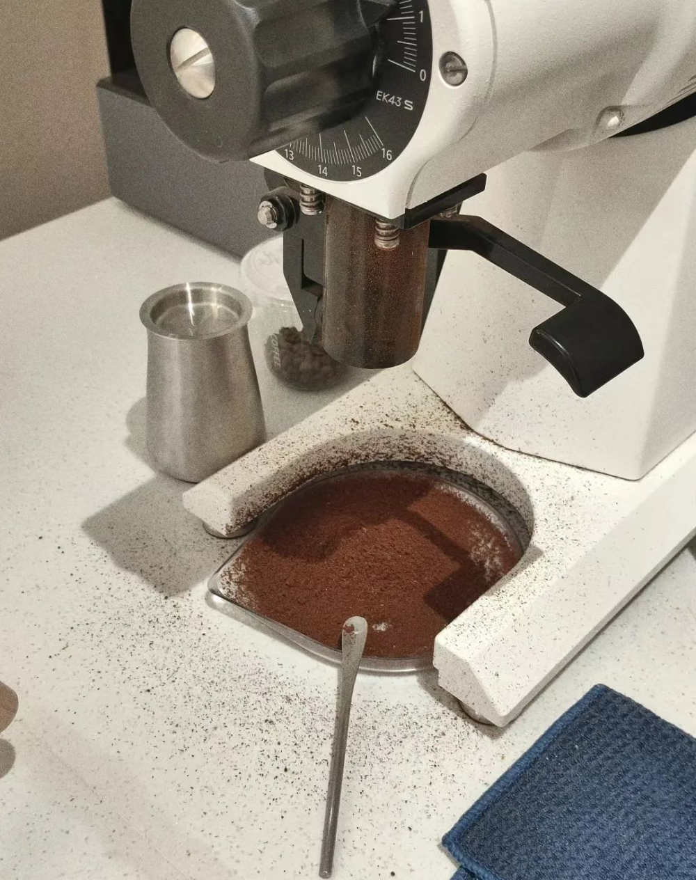 没睡醒的咖啡师有多离谱?从磨豆机到烘焙炉的翻车实录 没睡醒的咖啡师有多离谱?从磨豆机到烘焙炉的翻车实录