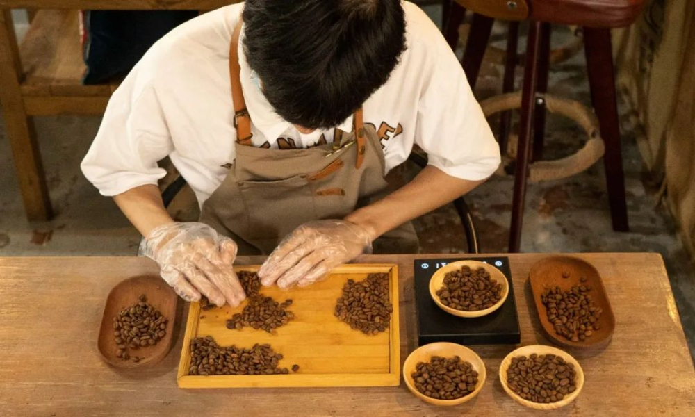烘焙深浅与咖啡因含量有何关系?从豆种到萃取方式逐一解析 烘焙深浅与咖啡因含量有何关系?从豆种到萃取方式逐一解析