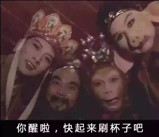 打发奶泡时空喷蒸汽的作用是什么？制作拿铁拉花前的关键操作细节