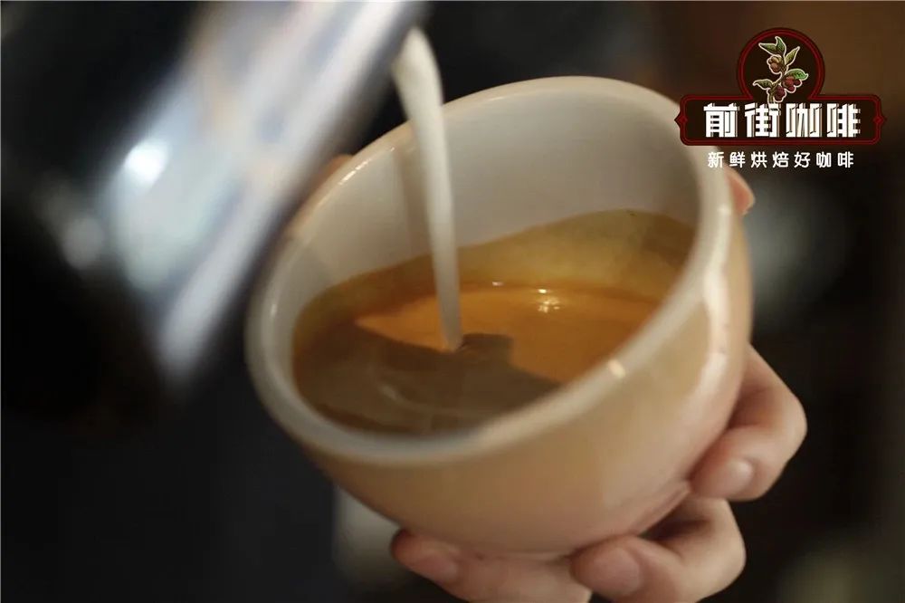 千层心拉花进阶教程：薄奶泡打发技巧与摆缸手法详解