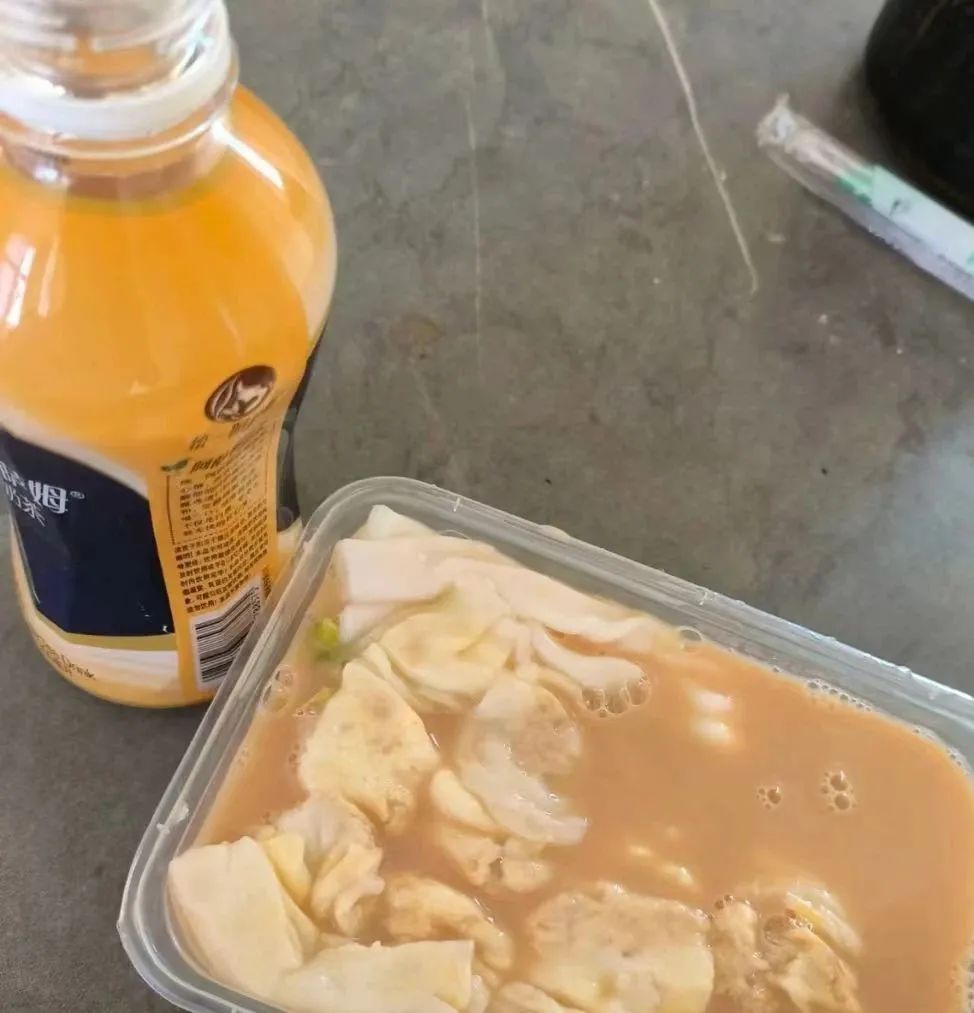 咖啡肠粉引发猎奇混搭潮,东莞小店创意招牌走红网络 咖啡肠粉引发猎奇混搭潮,东莞小店创意招牌走红网络