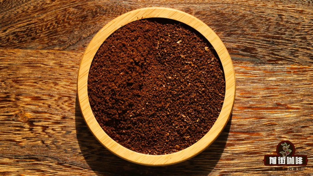 手冲咖啡滤杯拍粉为何导致堵塞?细粉下沉与过萃风险的完整解析 手冲咖啡滤杯拍粉为何导致堵塞?细粉下沉与过萃风险的完整解析