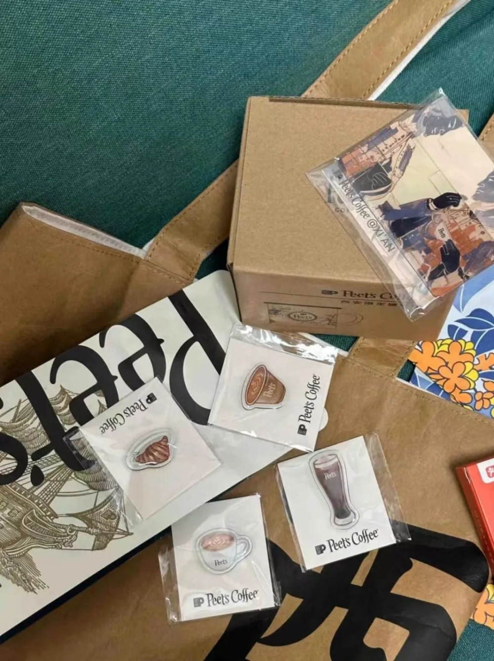 皮爷咖啡西安首店开业引排队热潮，限量周边成抢购焦点
