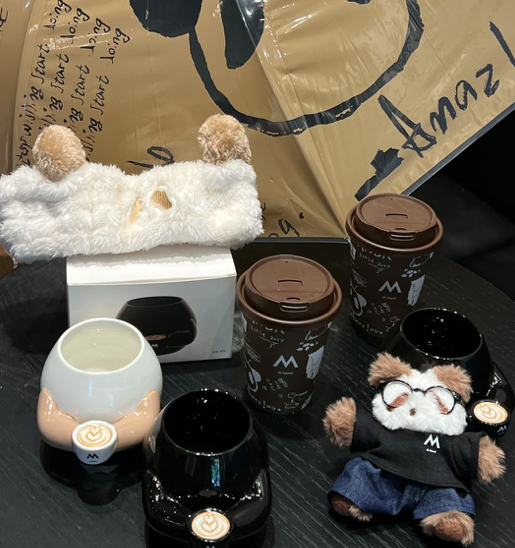 Mstand熊猫联名杯被吐槽造型翻车,网友质疑创意是否抄袭 Mstand熊猫联名杯被吐槽造型翻车,网友质疑创意是否抄袭