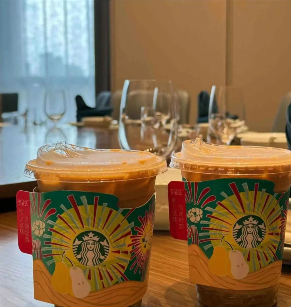 星巴克推牛乳茶试水茶饮赛道,真材实料能否撼动内卷市场? 星巴克推牛乳茶试水茶饮赛道,真材实料能否撼动内卷市场?
