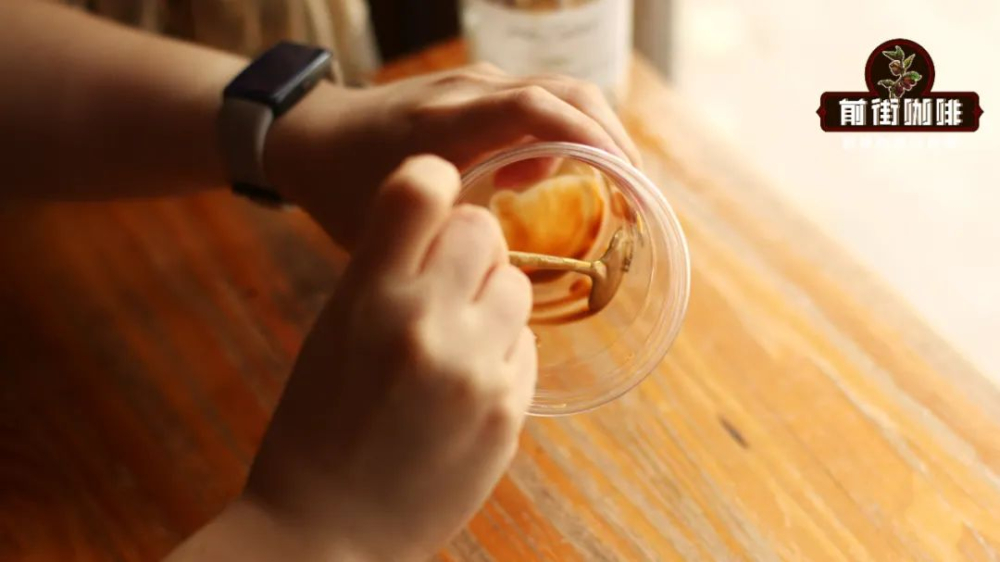 花生酱与咖啡能搭配吗?花生热拿铁与冰拿铁的特调做法详解 花生酱与咖啡能搭配吗?花生热拿铁与冰拿铁的特调做法详解