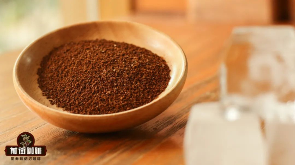 虹吸壶咖啡粉研磨度与用量详解:冰滴、法压、冷萃研磨标准参考 虹吸壶咖啡粉研磨度与用量详解:冰滴、法压、冷萃研磨标准参考
