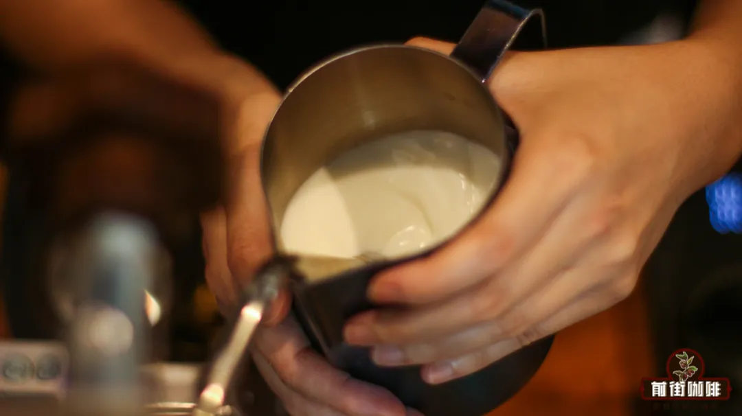 精品咖啡馆咖啡师面试考核要点：热拿铁制作的关键技巧与常见问题