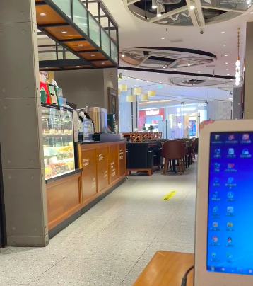 西西弗书店咖啡师被迫反复推销充值卡，顾客与员工双双叫苦