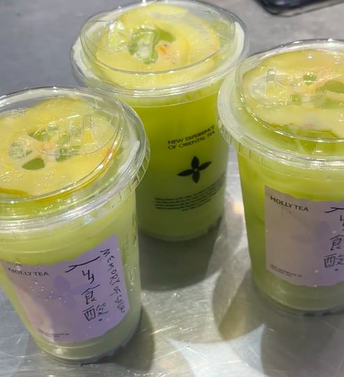 茉莉奶白新品被指有鱼腥草味?酸味水果混搭引发消费者两极评价 茉莉奶白新品被指有鱼腥草味?酸味水果混搭引发消费者两极评价