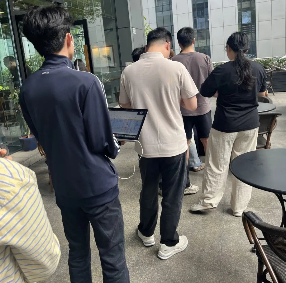 世界地球日星巴克自带杯活动回顾:免费中杯美式与各路创意容器大赏 世界地球日星巴克自带杯活动回顾:免费中杯美式与各路创意容器大赏
