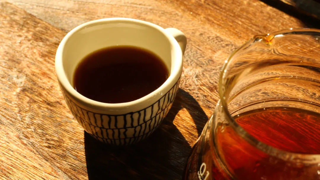 杯子温度如何影响咖啡风味？手冲咖啡杯预热还是冷藏的对比实验