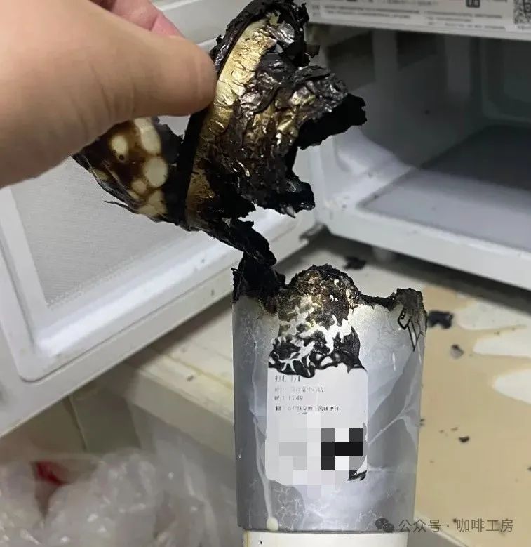 奶茶纸杯微波炉加热30秒起火,喜茶回应含金属材质不建议加热 奶茶纸杯微波炉加热30秒起火,喜茶回应含金属材质不建议加热