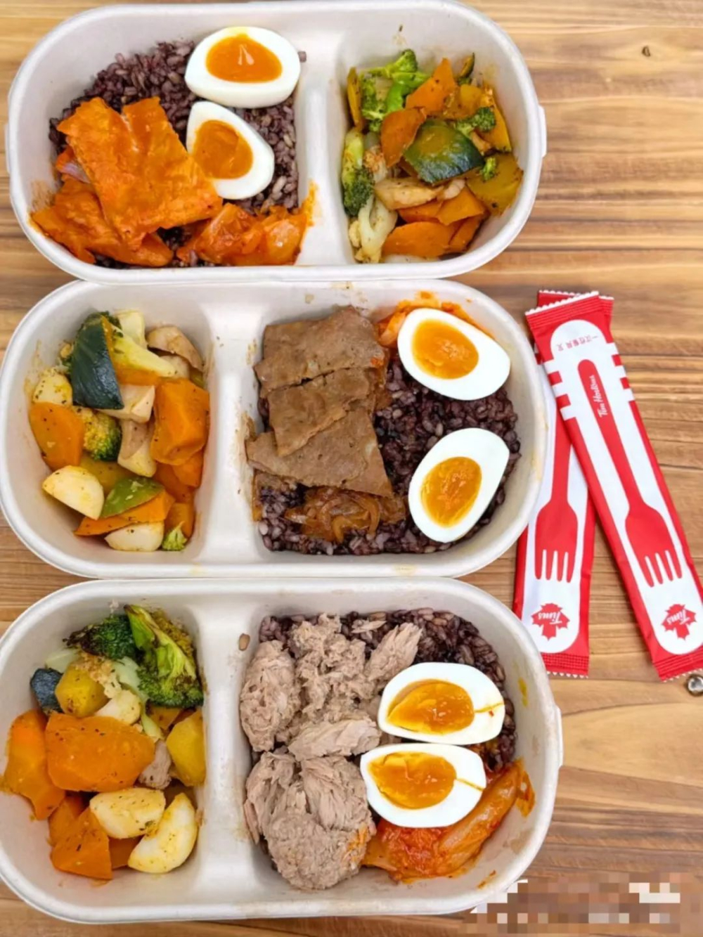 Tims轻食午餐盒上线遇冷:预制食材与出餐压力引发员工顾客双重不满 Tims轻食午餐盒上线遇冷:预制食材与出餐压力引发员工顾客双重不满