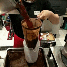 港式鸳鸯奶茶到底是什么饮品?里面加咖啡吗?手把手教你在家做正宗版本 港式鸳鸯奶茶到底是什么饮品?里面加咖啡吗?手把手教你在家做正宗版本
