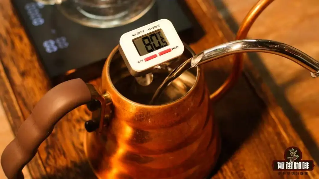 咖啡冲煮中的变温技巧：三种低温水冲法解锁瑰夏花香与希爪果韵