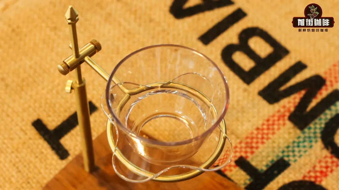 平底滤杯与V60锥形滤杯该怎么选?大底孔蛋糕滤杯手冲参数与实战解析 平底滤杯与V60锥形滤杯该怎么选?大底孔蛋糕滤杯手冲参数与实战解析