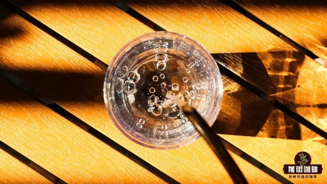 美式咖啡的浓缩与水量配比及水温水质选择,意式黑咖啡咖啡豆如何挑选 美式咖啡的浓缩与水量配比及水温水质选择,意式黑咖啡咖啡豆如何挑选