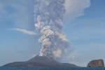 印尼阿纳克·喀拉喀托火山大喷发，多座机场被迫关停