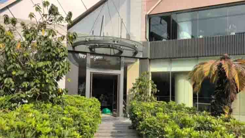 广州二沙岛星巴克臻选店经营十五年后租约到期永久结业，多城老店接连退场引咖啡爱好者追忆