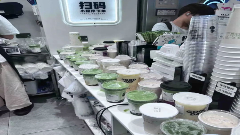 古茗买一送一爆单困局：员工连续剥果十数小时，品牌活动与门店承载力的失衡