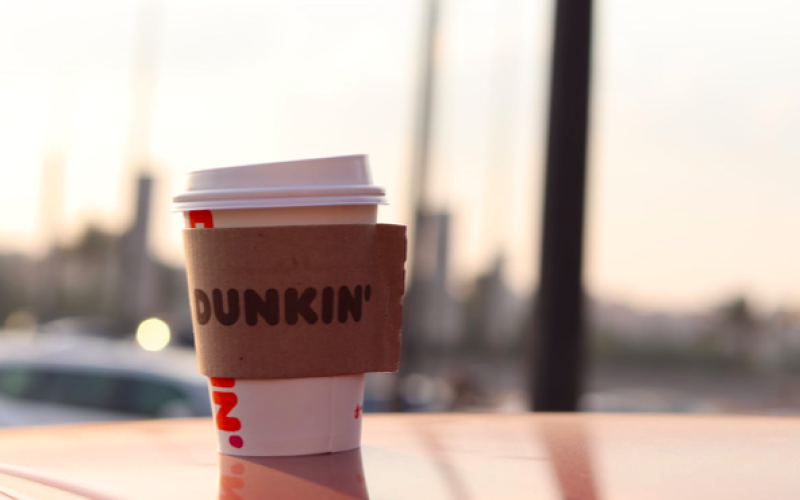 Dunkin因非乳制品饮品加收附加费面临集体诉讼，美国咖啡行业定价争议持续发酵