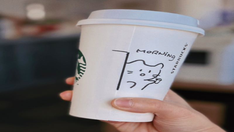 星巴克重启纸杯手绘服务引发两极化反响：顾客叫好，员工喊累想叫停