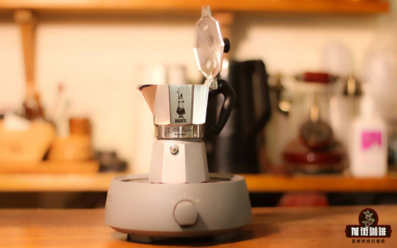 虹吸壶、摩卡壶与美式滴滤壶：三种冲煮器具的风味差异与操作要点