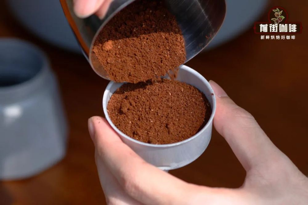 比乐蒂Brikka摩卡壶操作指南:浓缩萃取要点与拿铁拉花实践 比乐蒂Brikka摩卡壶操作指南:浓缩萃取要点与拿铁拉花实践