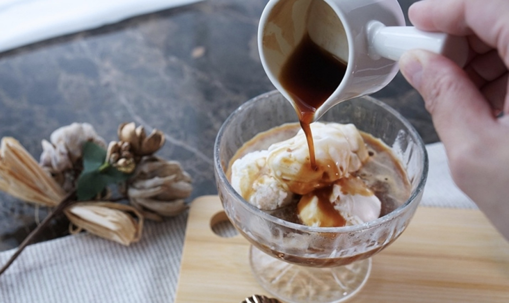 阿芙佳朵Affogato的寓意与正确吃法:先品冰淇淋还是先淋浓缩? 阿芙佳朵Affogato的寓意与正确吃法:先品冰淇淋还是先淋浓缩?