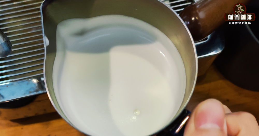 澳白咖啡英文名解析:从制作配方到与拿铁的风味差异全面对比 澳白咖啡英文名解析:从制作配方到与拿铁的风味差异全面对比