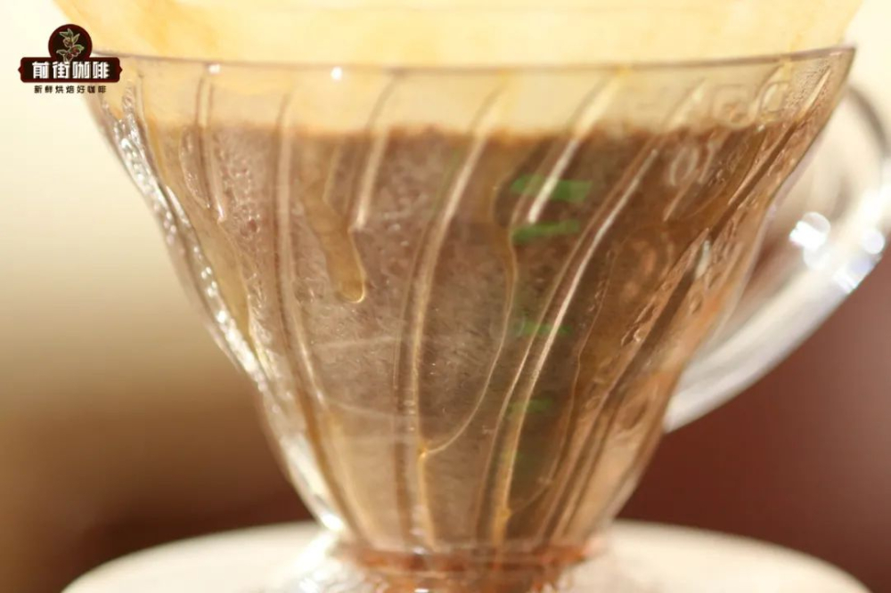 聪明杯与V60滤杯冲泡差异解析:从萃取原理到口感表现全面对比 聪明杯与V60滤杯冲泡差异解析:从萃取原理到口感表现全面对比