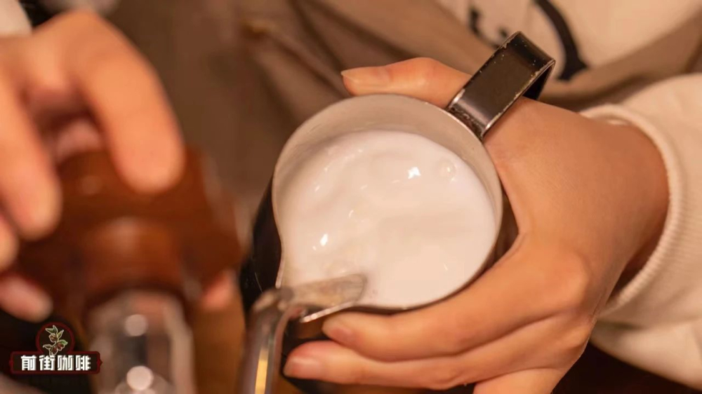 在家也能做拿铁:热饮冰饮的杯量比例与浓缩萃取技巧 在家也能做拿铁:热饮冰饮的杯量比例与浓缩萃取技巧